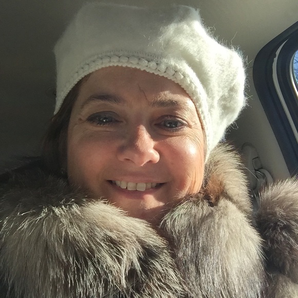 Meet your Posher, Jodie - Picture 1 of 4